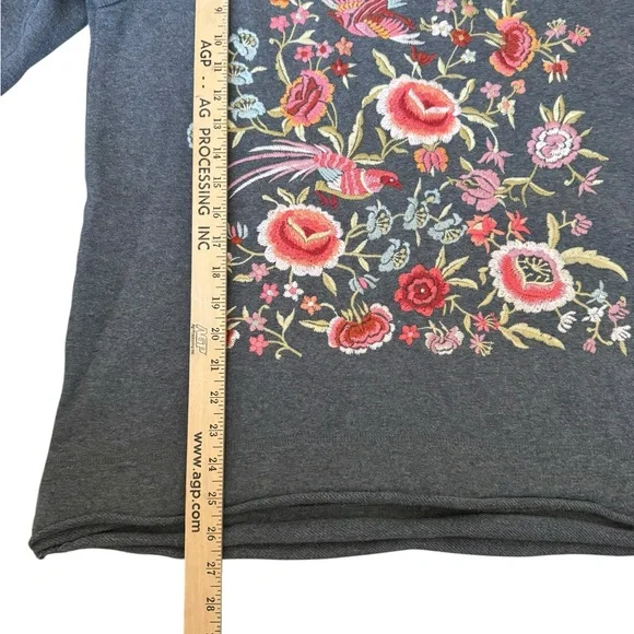 JW Los Angeles Gray Embroidered Bird Floral Sweatshirt Top M D45 - Picture 5 of 8
